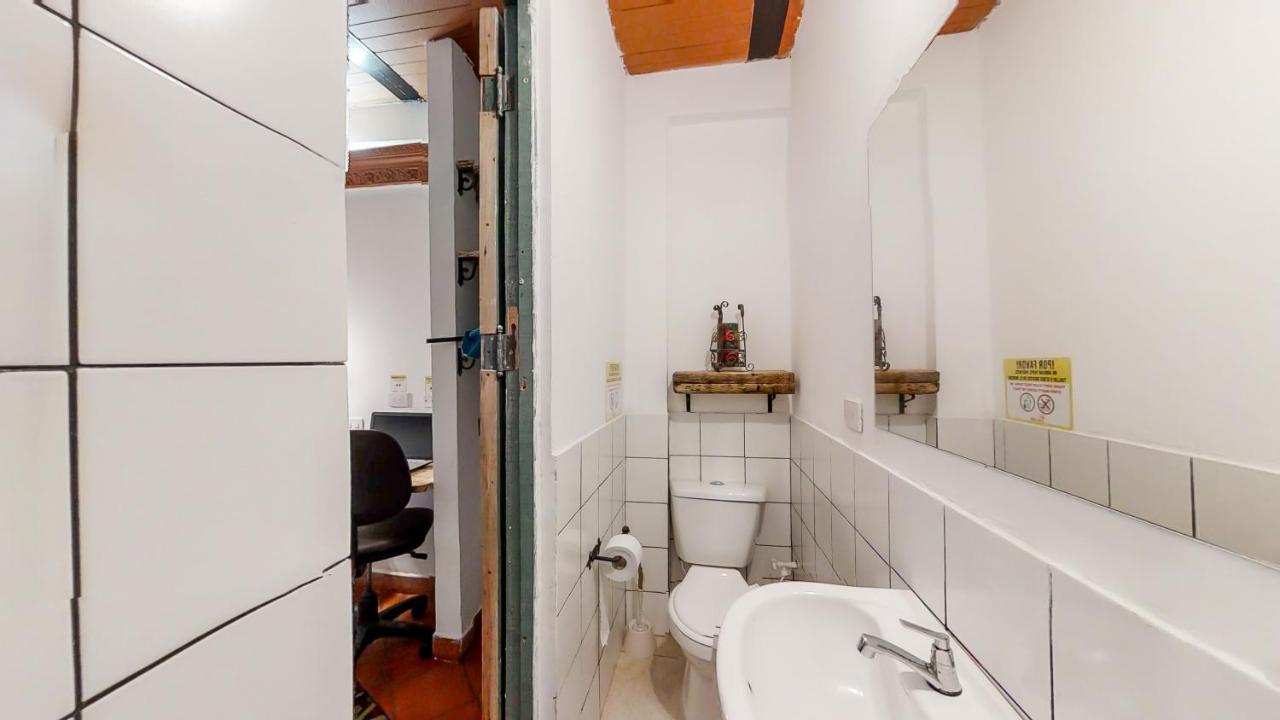 Casa Los Naranjos Hostal メデジン エクステリア 写真