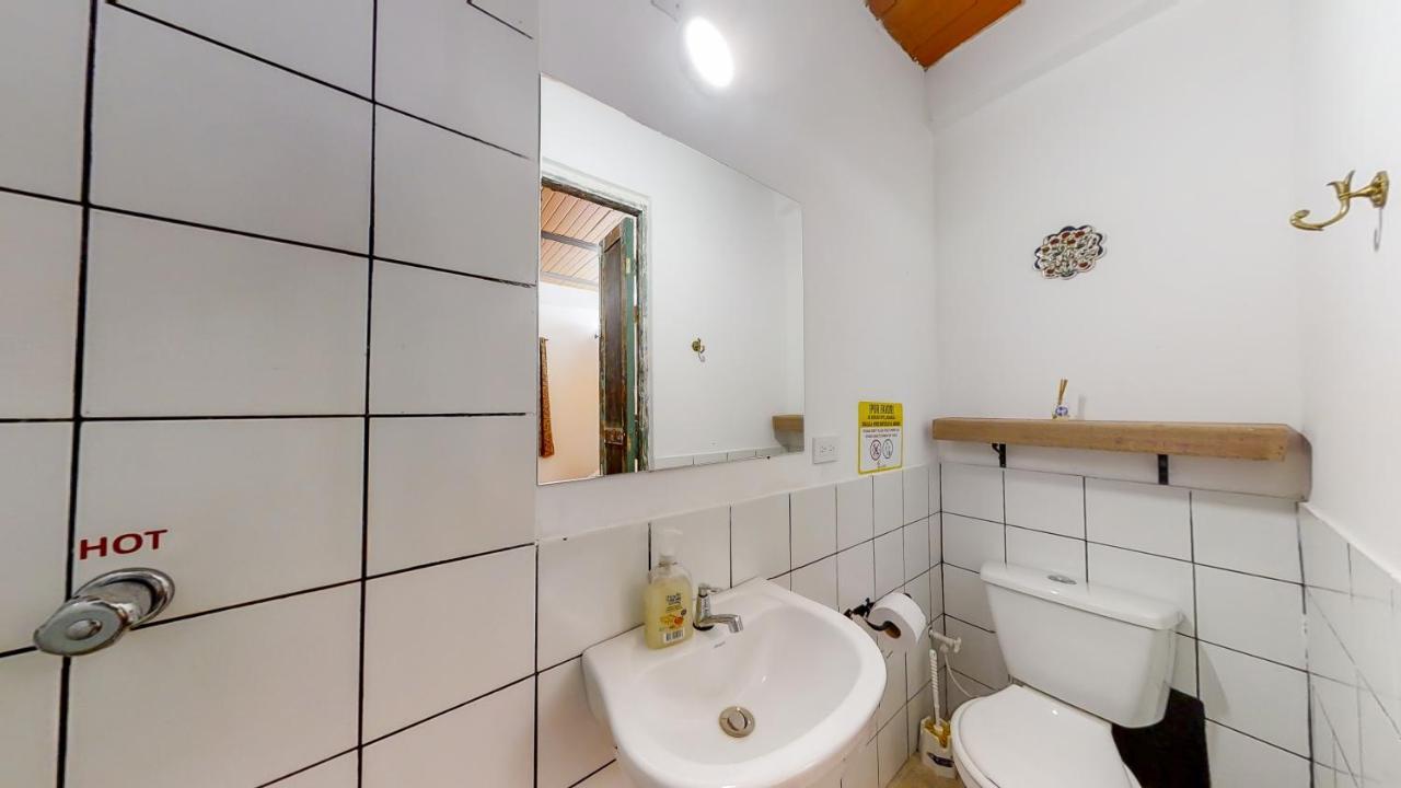 Casa Los Naranjos Hostal メデジン エクステリア 写真