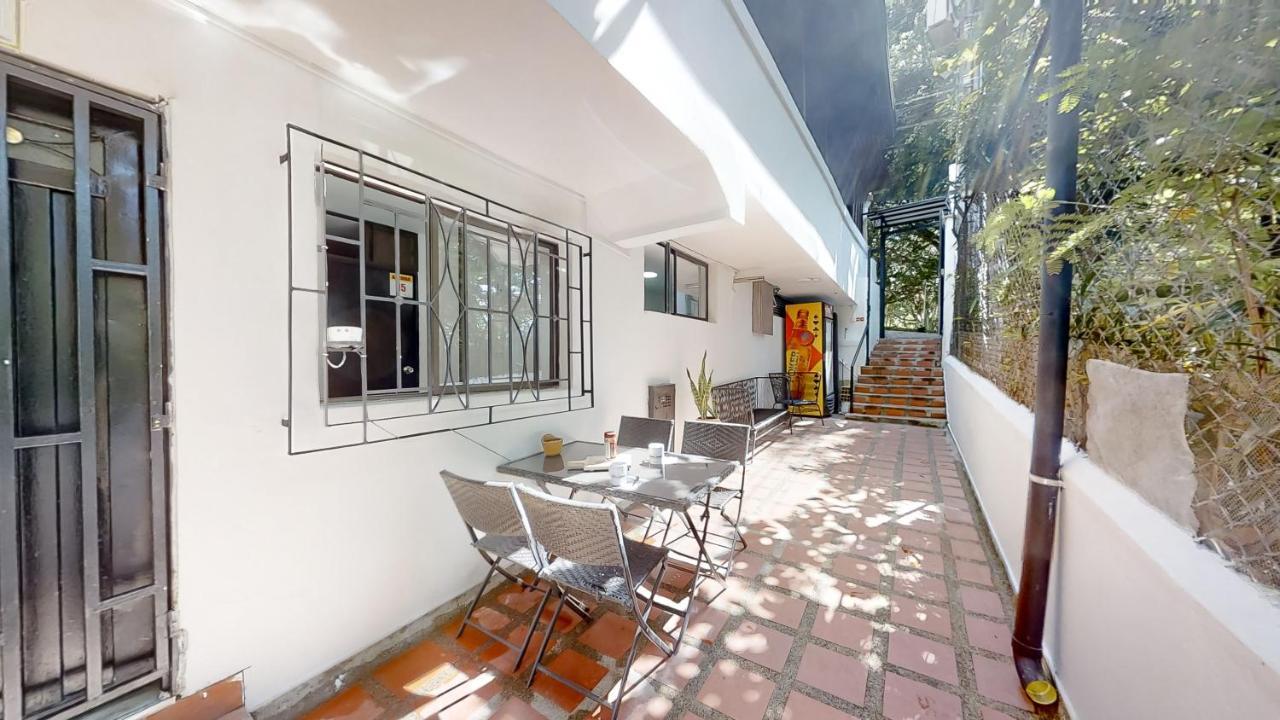 Casa Los Naranjos Hostal メデジン エクステリア 写真